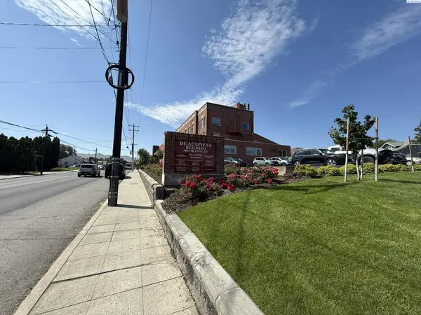 300 Okanagon Ave #1C, Wenatchee, WA 98801