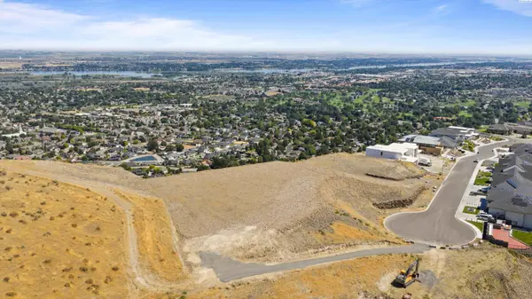 2444 Falconcrest Loop, Richland, WA 99352