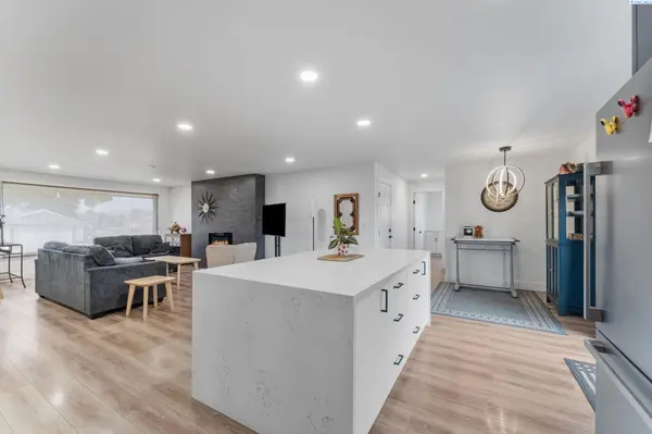 10013 W Argent Road, Pasco, WA 99301