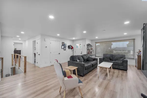 10013 W Argent Road, Pasco, WA 99301