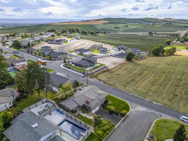 1235 Cherry Ave, Sunnyside, WA 98944