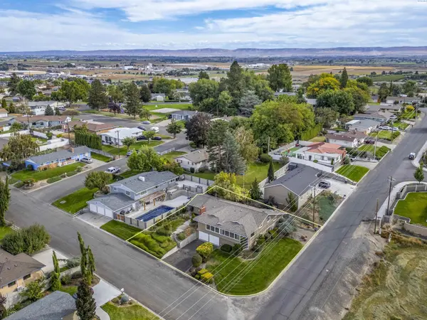 1235 Cherry Ave, Sunnyside, WA 98944