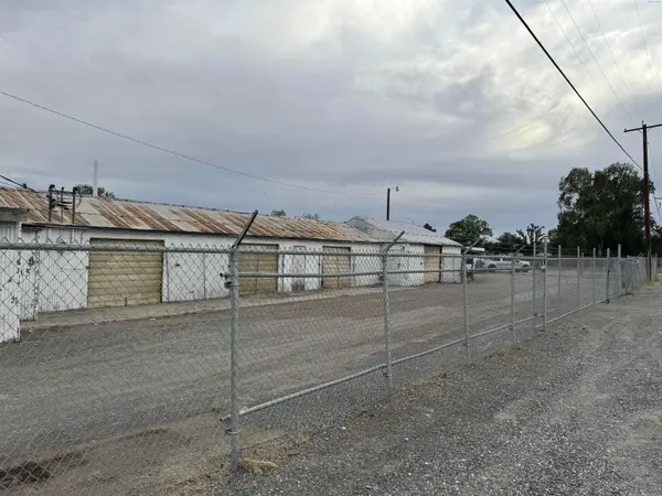 2005 W Lewis St, Pasco, WA 99301