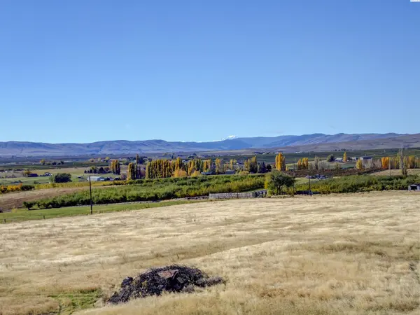 440 Yule Rd, Yakima, WA 98908