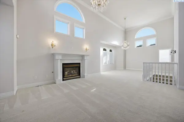 1222 Country Ridge Dr, Richland, WA 99352