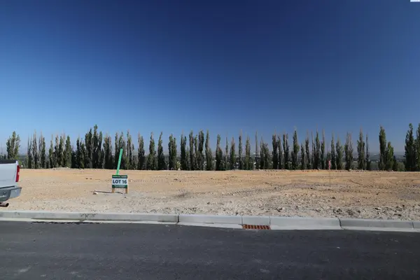 Lot 16 W 56th Ave, Kennewick, WA 99337
