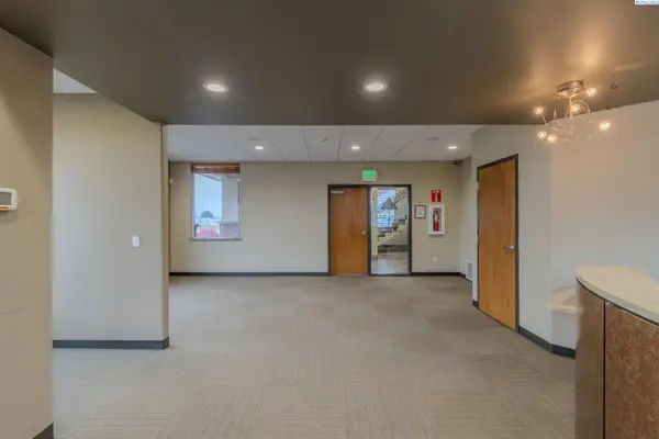 9521 Sandifur Parkway #101, Pasco, WA 99301
