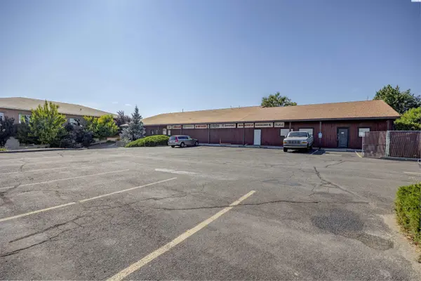 7509 W Deschutes Ave, Kennewick, WA 99336