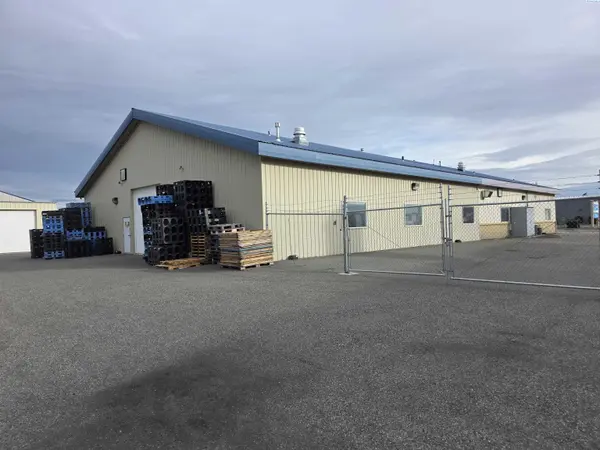 6202 W Deschutes Ave., Kennewick, WA 99336