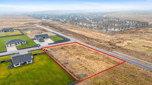 7203 Ambrosia St, Kennewick, WA 99338
