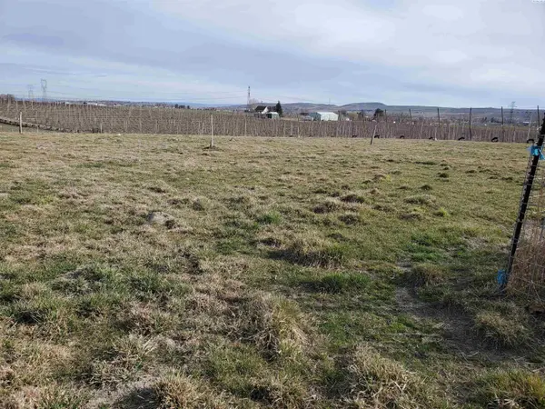 1501 Dekker Rd., Outlook, WA 98938