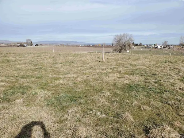 1501 Dekker Rd., Outlook, WA 98938