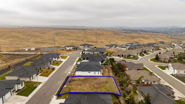 3716 W 49th Ave, Kennewick, WA 99337