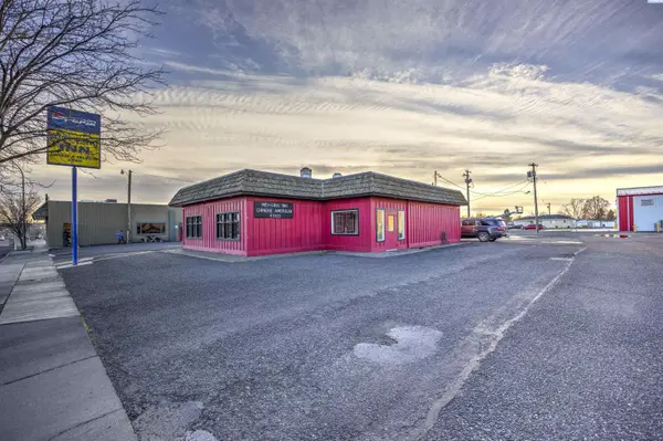 627 S Columbia Ave, Connell, WA 99326