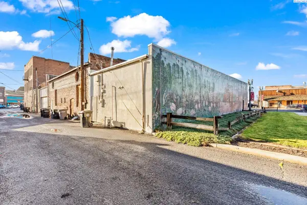 10 S Toppenish Ave, Toppenish, WA 98948