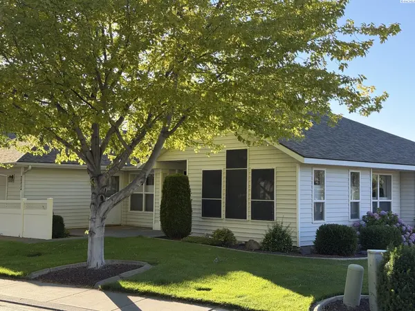 3400 S Huntington Loop, Kennewick, WA 99337