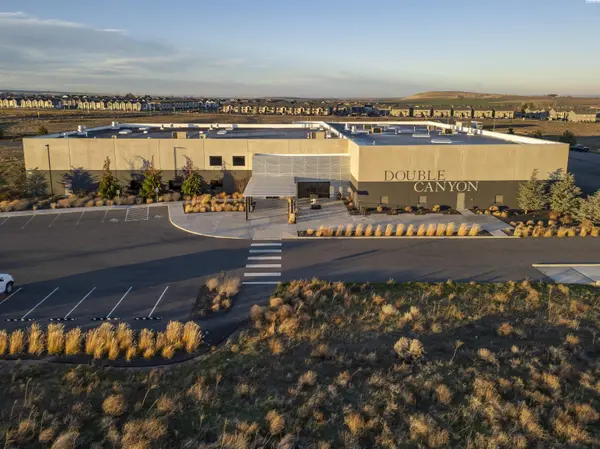 8060 Keene Rd, West Richland, WA 99353