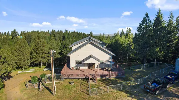6379 Lewis Peak Road, Waitsburg, WA 99361