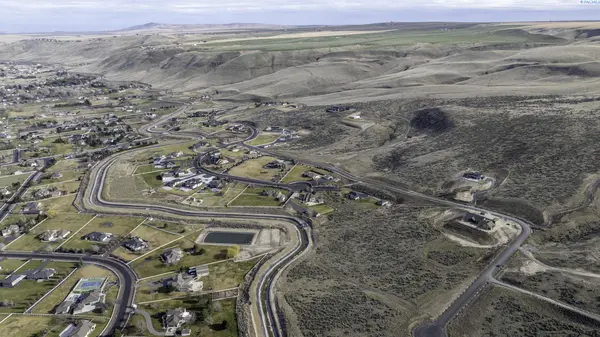 72810 Homestead Rd, Kennewick, WA 99338