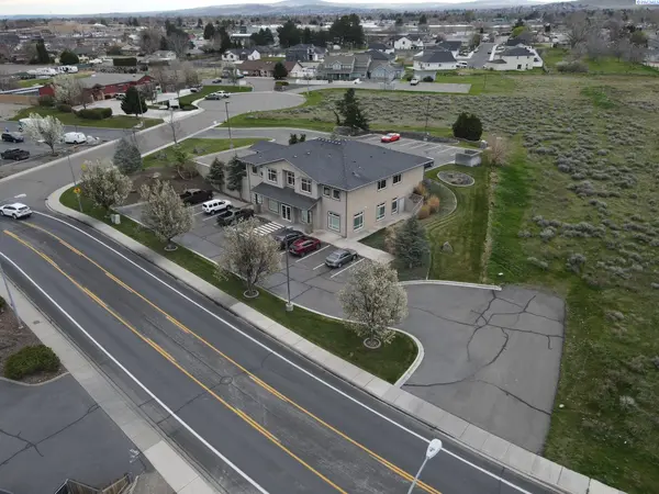 1123 N Grant Pl, Kennewick, WA 99336