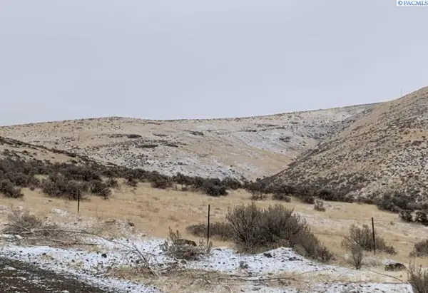 1271 Vista Verde Dr, Yakima, WA 98901