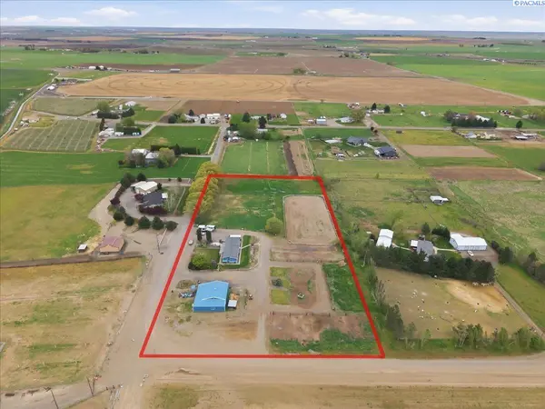 201 Clover Ln, Pasco, WA 99301
