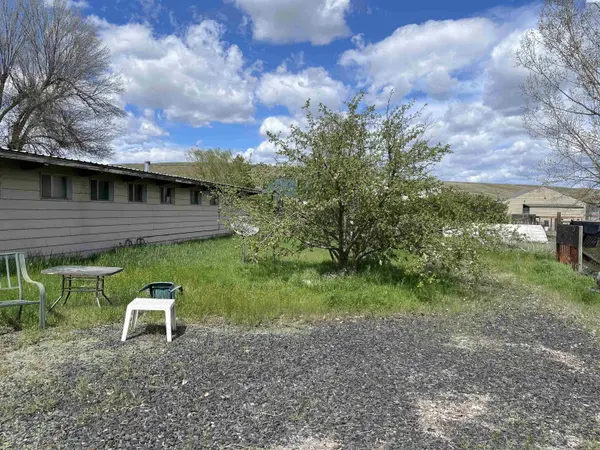 120 N Violet Ave, Kahlotus, WA 99335