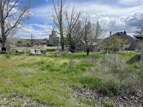 120 N Violet Ave, Kahlotus, WA 99335