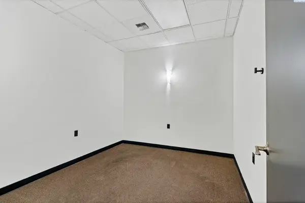 2501 Racquet Ln #101, Yakima, WA 98902