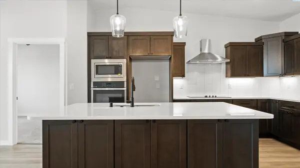 1322 Kalani Ct, West Richland, WA 99353