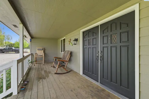 400 Charvet Rd, Grandview, WA 98930