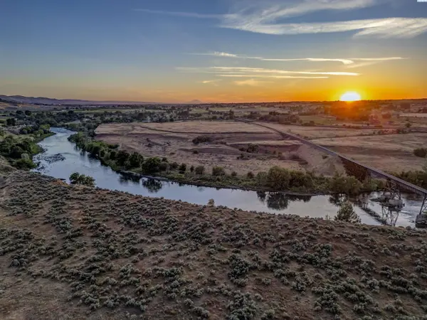80450 N 757 PR NW, Prosser, WA 99350