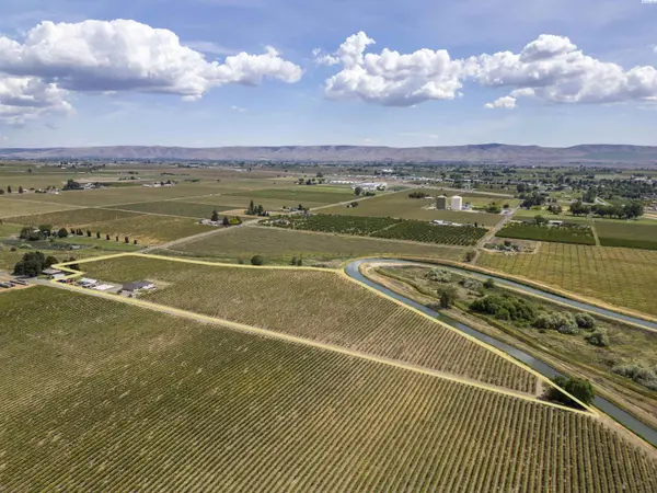 2050 Olmstead Road, Grandview, WA 98930