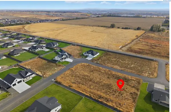 12727 Blackfoot Dr, Pasco, WA 99301