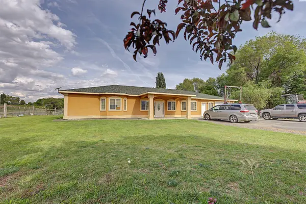 1811 Beam Rd, Granger, WA 98932
