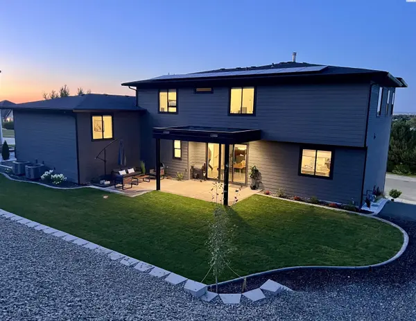 5001 Hershey Ln, West Richland, WA 99353