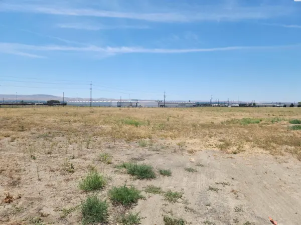 NKA S ELM AVE, Pasco, WA 99301