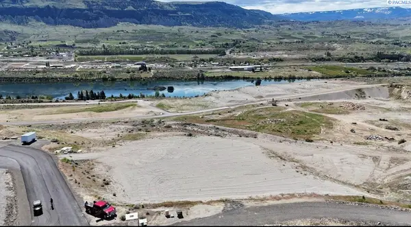 102 S Valiant Dr., East Wenatchee, WA 98802