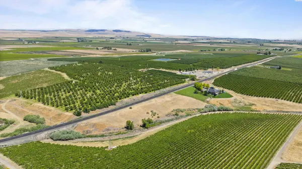 8002 NKA McCreadie Rd., Prosser, WA 99350