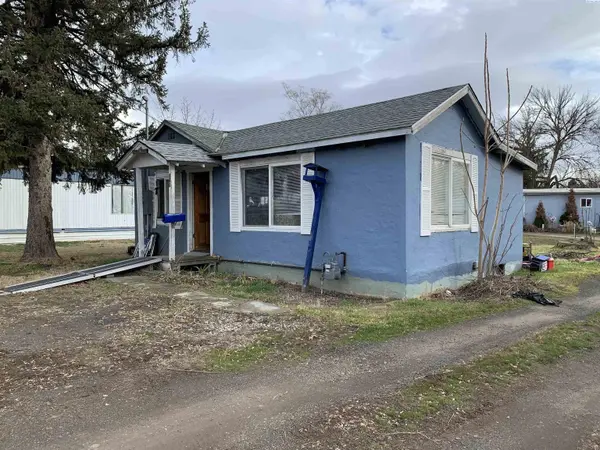 160 NE Rose, College Place, WA 99362