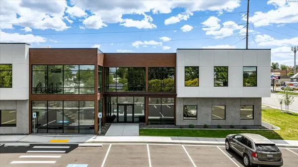 2062 N Steptoe #B, Kennewick, WA 99336-0000