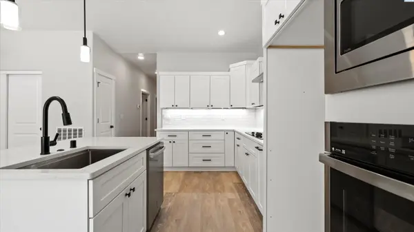 1313 Kalani Ct, West Richland, WA 99353