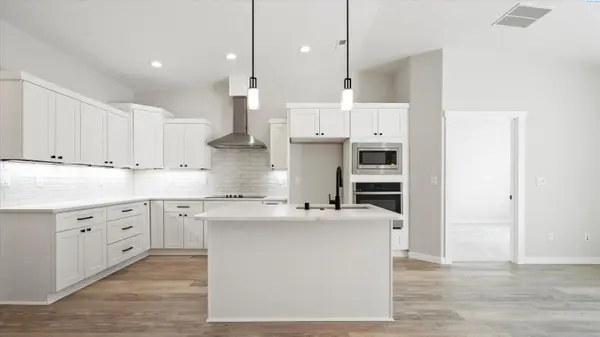 1313 Kalani Ct, West Richland, WA 99353