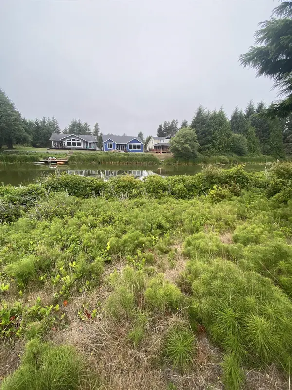 135 Duck Lake Dr NE, Ocean Shores, WA 98569