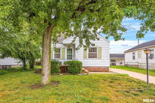 706 N ASHLAND AVE, West Peoria, IL 61604