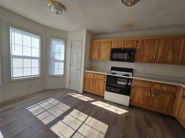 241 Tree Line Dr, Oak Grove, KY 42262