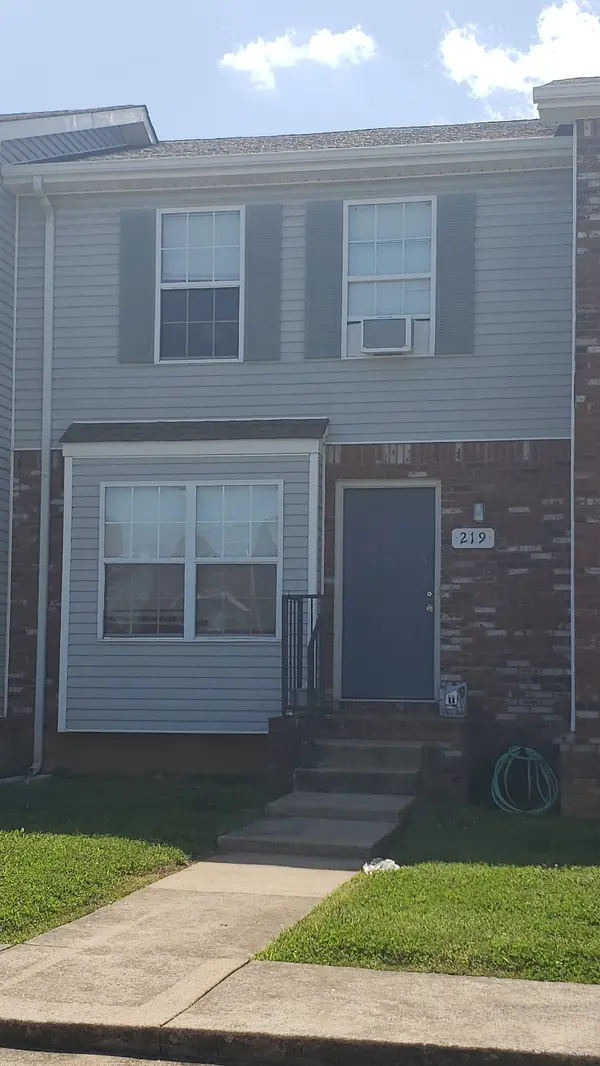 253 Tree Line Dr, Oak Grove, KY 42262