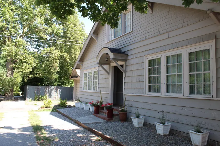 2812 N WASHINGTON ST. Aly, Spokane, WA 99205
