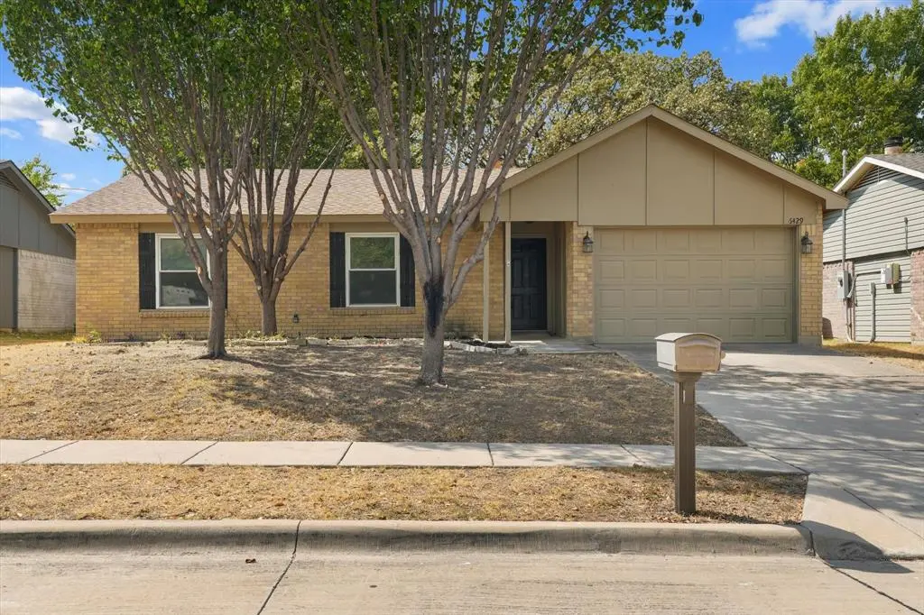 6429 Yarmouth Avenue, North Richland Hills, TX 76182