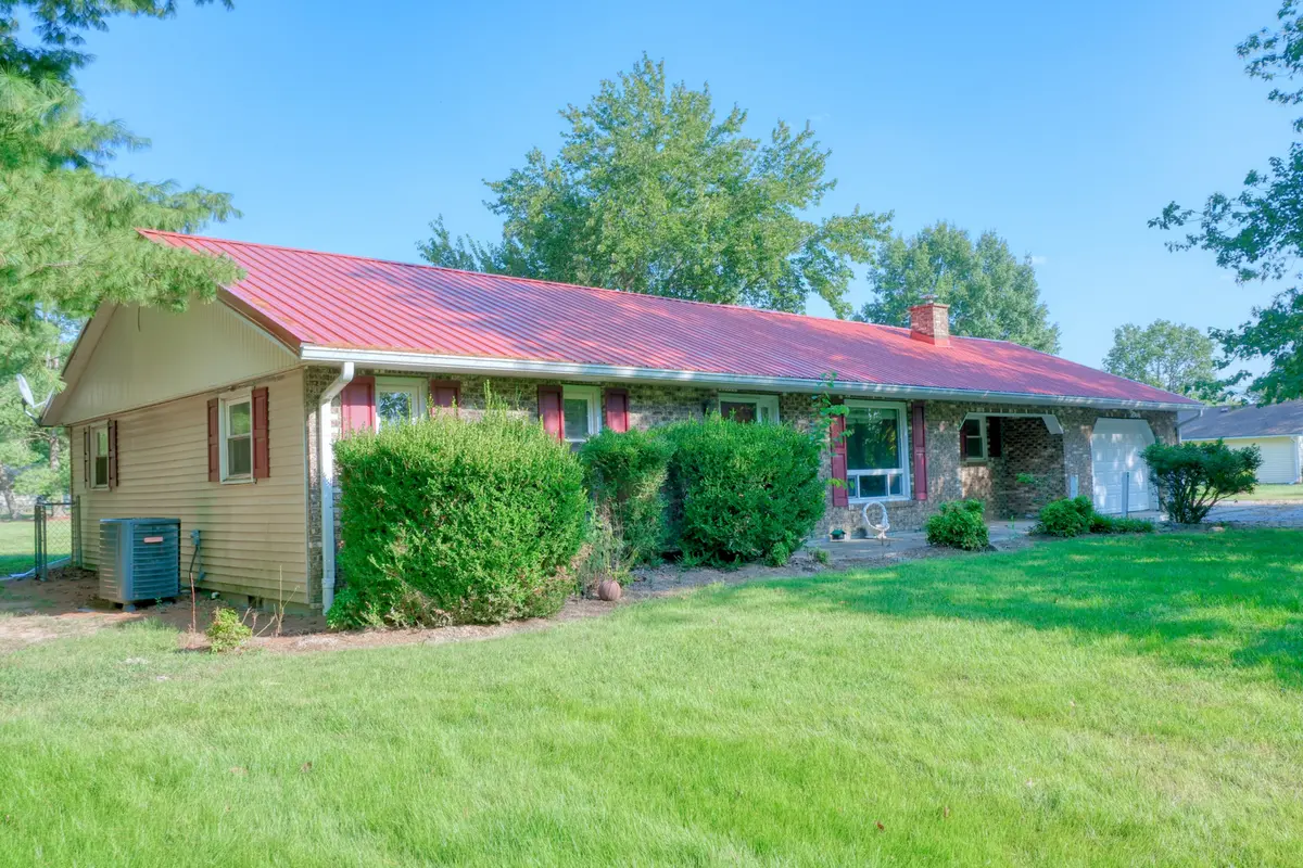 103 Smith DR, Desoto, IL 62924